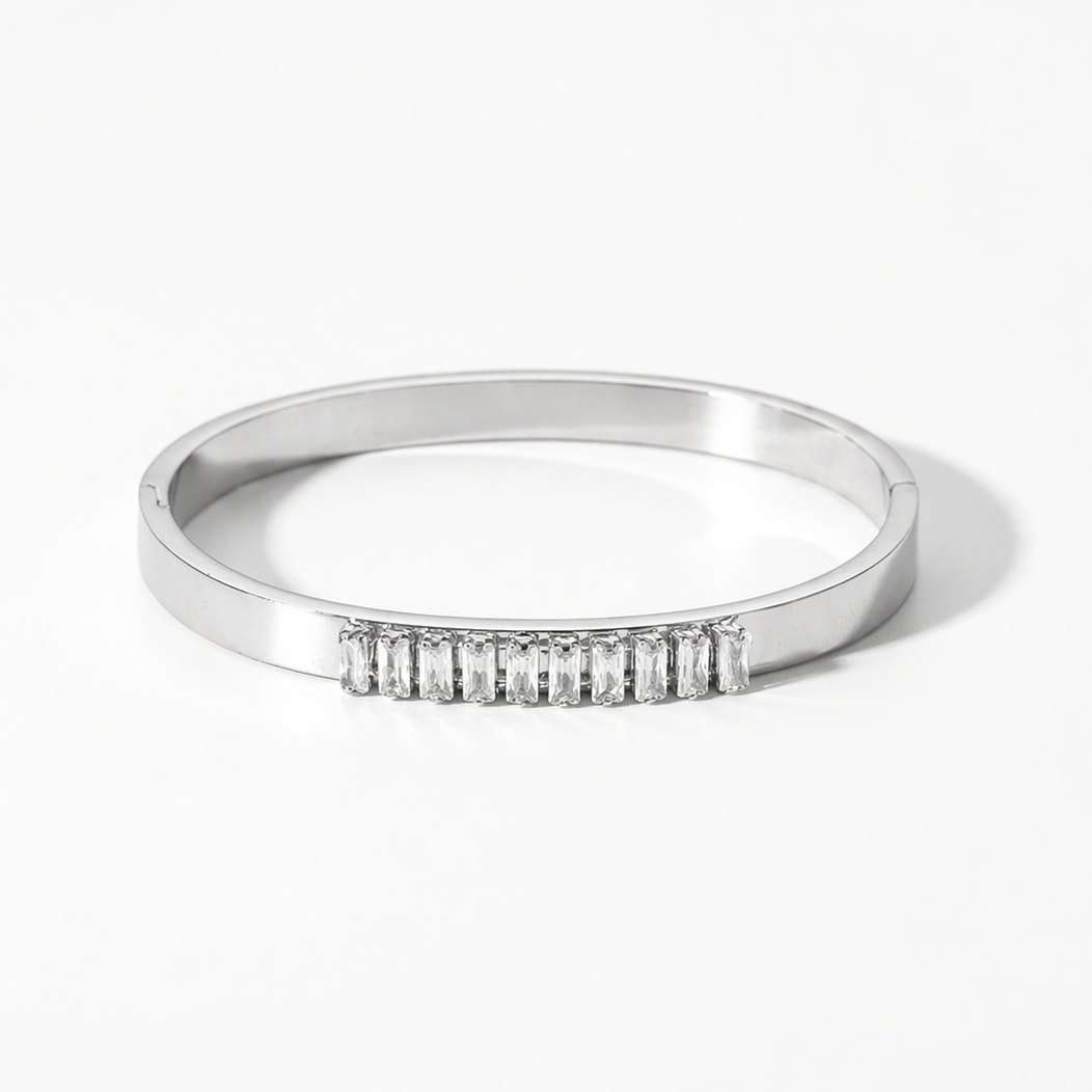 Close-up view of the waterproof gold-plated bracelet highlighting the row of clear baguette zirconia.